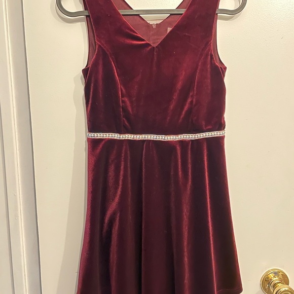 Dress - Picture 2 of 3